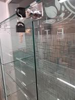 glazen kasten op overschot, Enlèvement