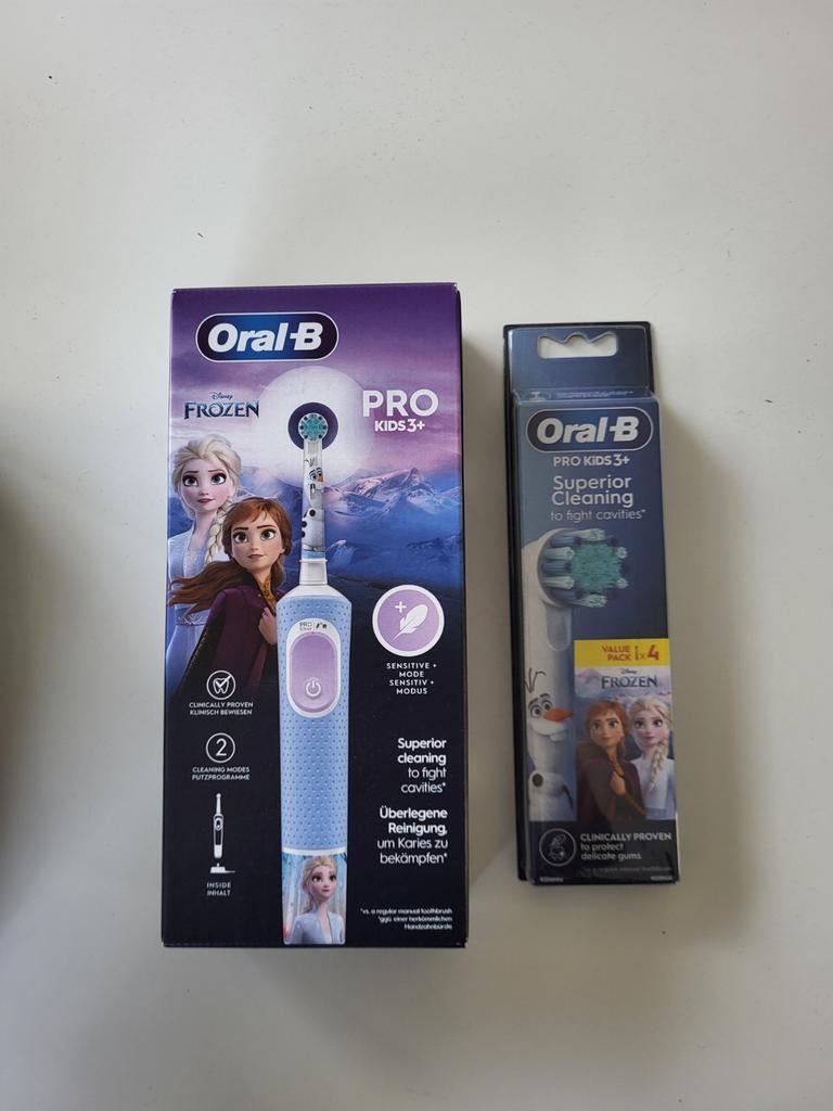 Frozen elektrische tandenborstel + opzetstukjes Oral B, Ophalen, Tandenborstel