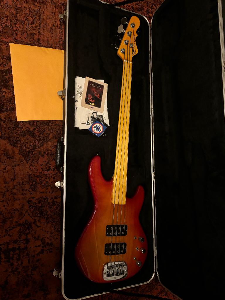G&L L-2000 USA Fretless bass, Muziek en Instrumenten, Ophalen, Zo goed als nieuw, Overige typen