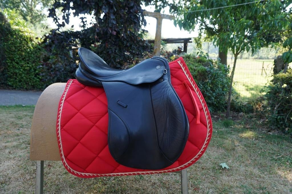 SADDLE : polyvalent, également orienté vers le saut, en tan, Animaux & Accessoires, Chevaux & Poneys | Brides & Harnachement, Enlèvement ou Envoi