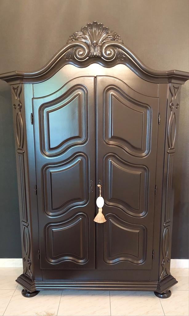 Zwart antieke kast in heel goede staat, Enlèvement