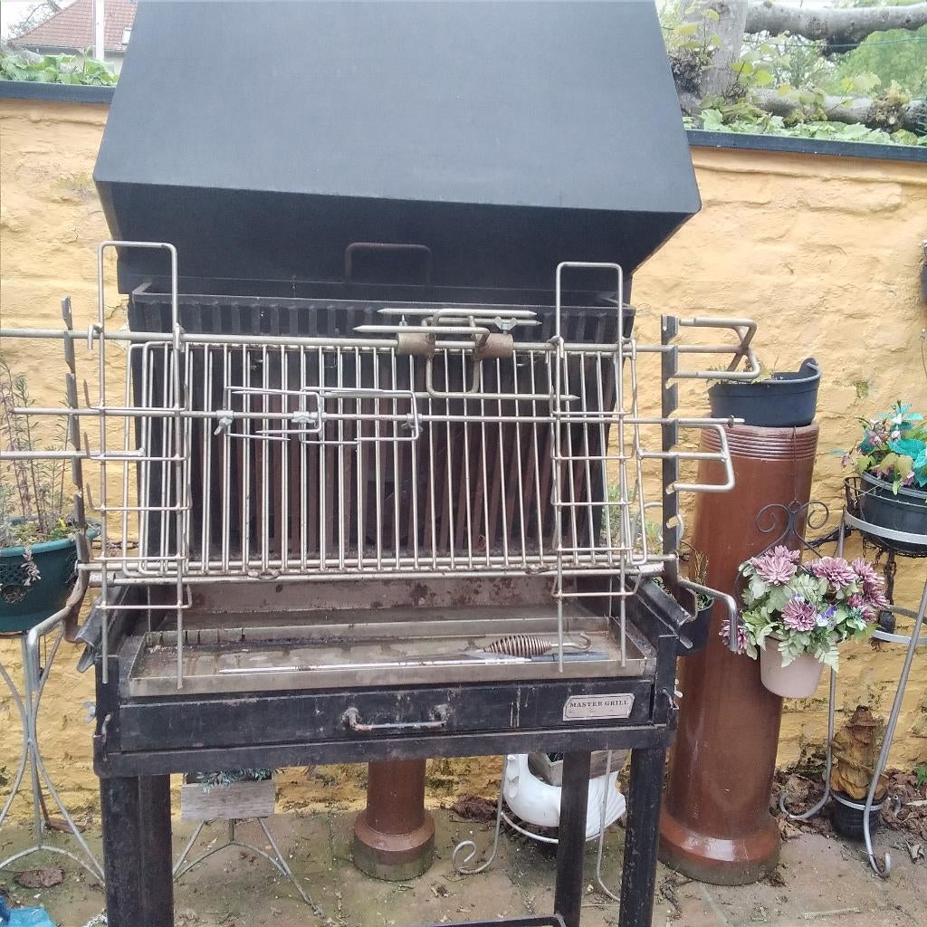 Maxi Barbecue Masterchef avec tous les accessoires, Jardin & Terrasse, Barbecues au charbon de bois, Utilisé, Avec accessoires