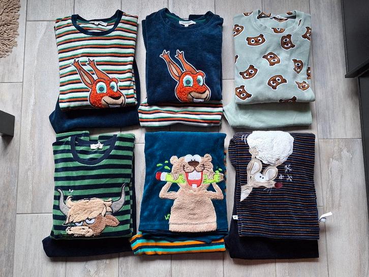 ★ M152 - Woody Pyjama's velours, Kinderen en Baby's, Kinderkleding | Maat 152, Zo goed als nieuw, Jongen, Nacht- of Onderkleding