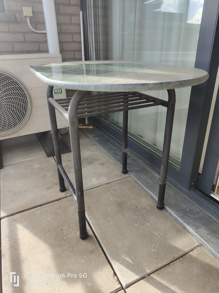 Groen marmer tafel. 2pers., Ophalen