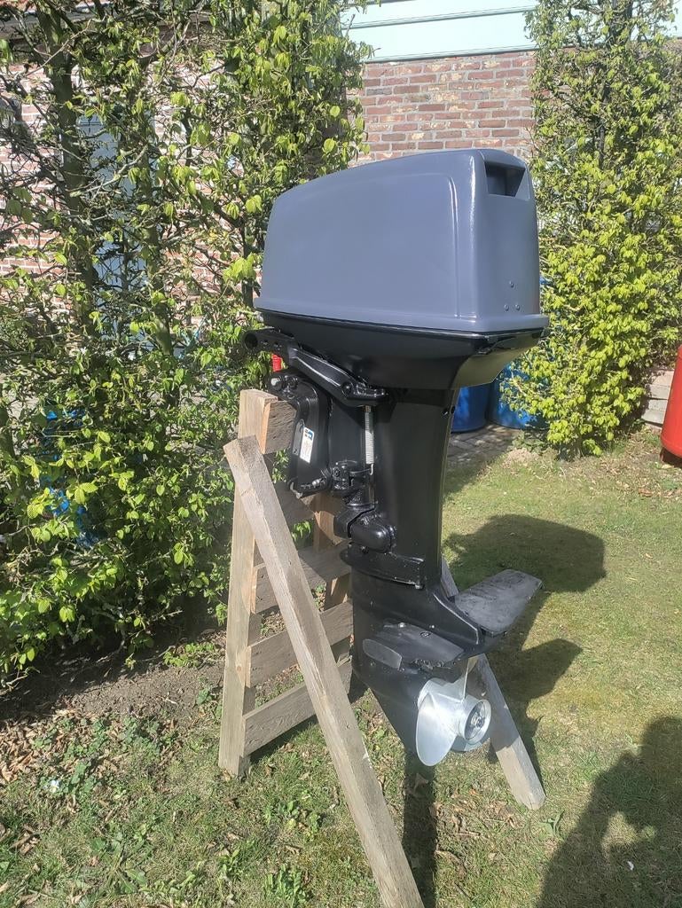 Moteur hors-bord à deux temps Suzuki DF25, Enlèvement, Utilisé, Moteur et Technique, Voilier ou Bateau à moteur