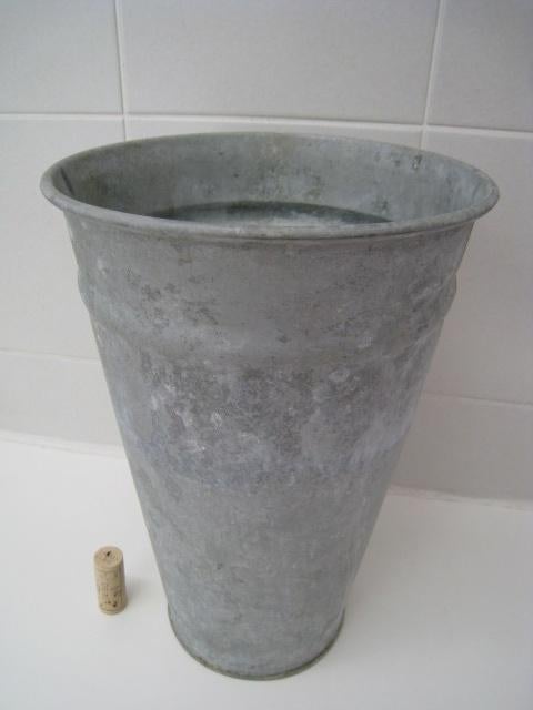 Vaas in grijs materiaal, Huis en Inrichting, Woonaccessoires | Vazen, Ophalen