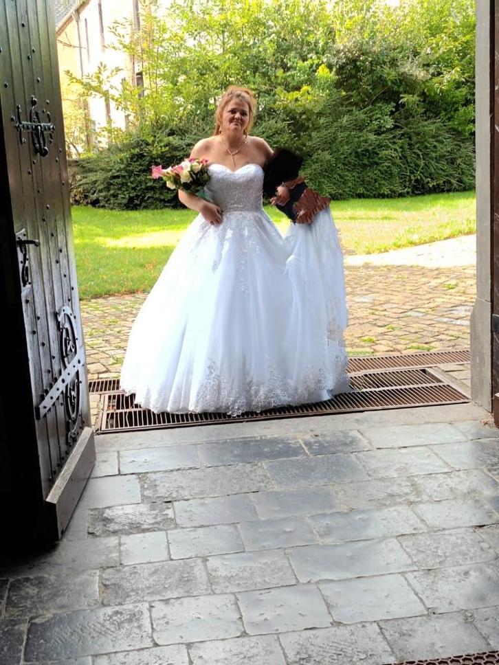 Robe de mariée, Vêtements | Femmes, Robes, Porté, Taille 46/48 (XL) ou plus grande, Blanc, Sous le genou, Enlèvement ou Envoi