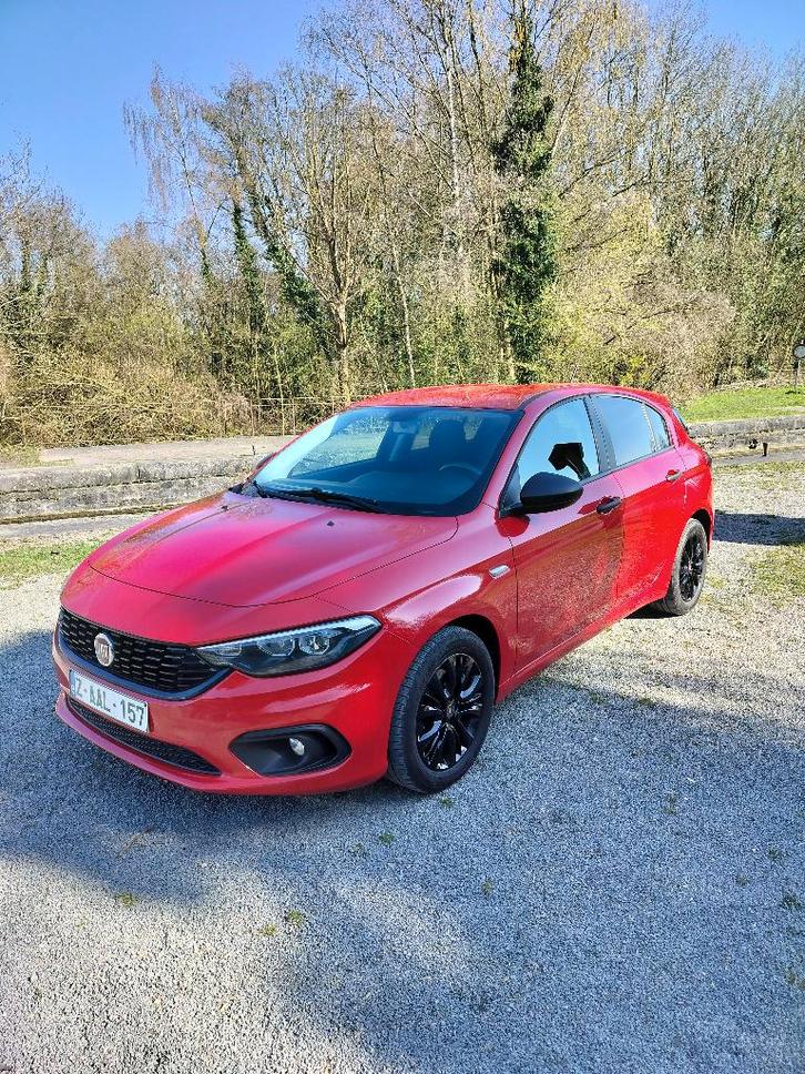 Fiat Tipo, Autos, Fiat, Entreprise, Achat, Tipo, Essence, Euro 6, Boîte manuelle, Rouge, Noir, Enlèvement