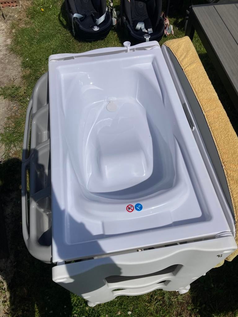 Table a langer avec baignoire, Enfants & Bébés, Autres marques, Enlèvement, Utilisé, Standard