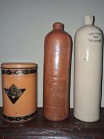 Oude stenen drankkruiken en blikken rijst doos., Antiek en Kunst, Ophalen of Verzenden