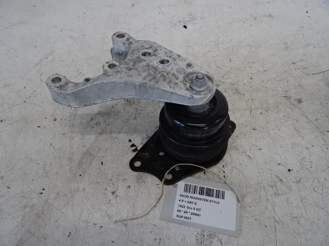 MONTAGE MOTEUR Skoda Roomster (5J) (6Q0199185AB), Utilisé, Skoda