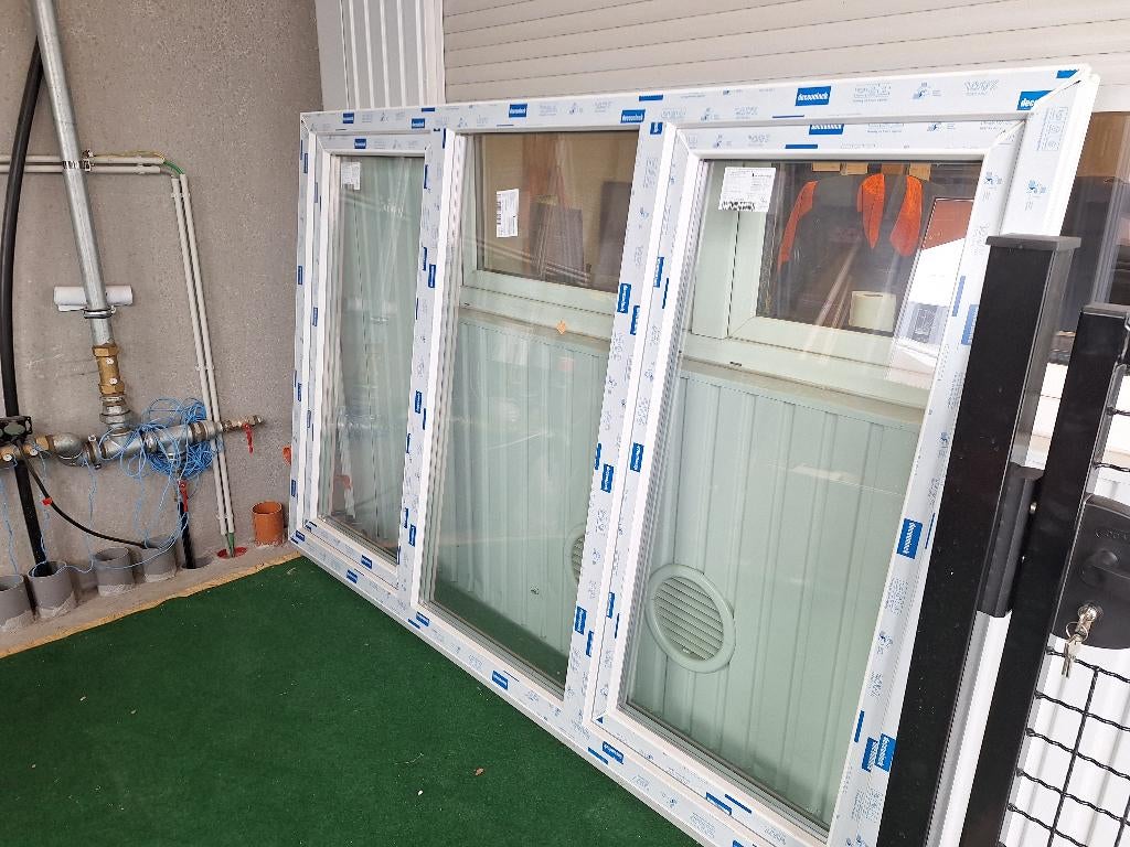 Raam, Doe-het-zelf en Bouw, Glas en Ramen, Ophalen, Gevelraam of Ruit, 120 tot 160 cm, Nieuw