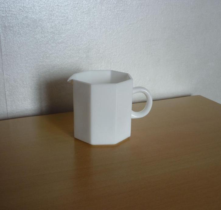 Witte arcopal melkglas kannetje, Huis en Inrichting, Keuken | Servies, Ophalen of Verzenden