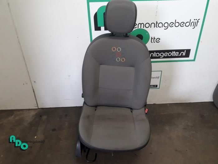 Stoel rechts van een Renault Twingo (Twingo 07-), Auto-onderdelen, Interieur en Bekleding, Renault, Gebruikt, 3 maanden garantie