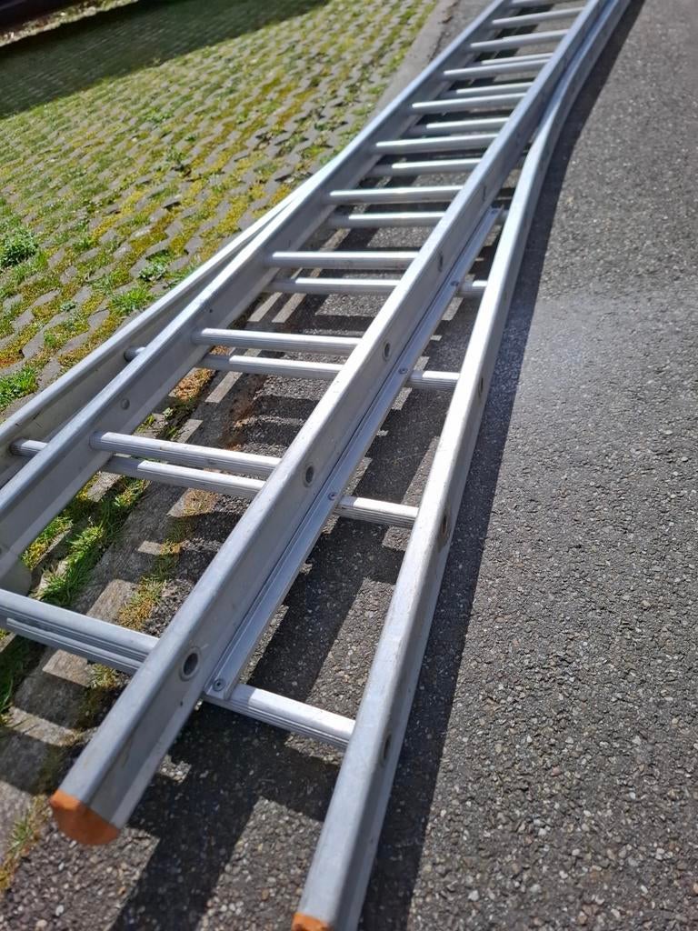 Échelle 2x4 m, Enlèvement, Échelle