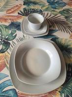 Wit servies voor 4 personen, Ophalen