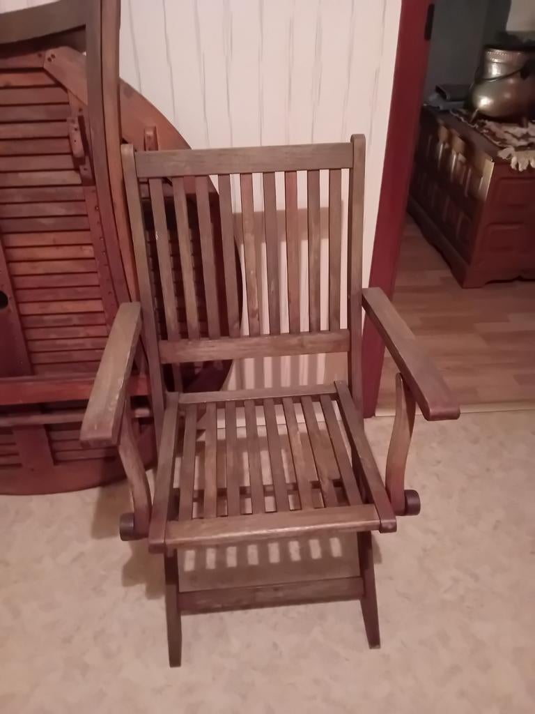 Table plus 4 chaises, donne le pied du parasol si achat, Jardin & Terrasse, Enlèvement