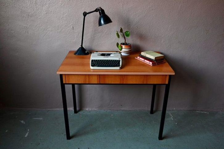 Vintage minimalistisch modernistisch bureau uit de jaren 60, Huis en Inrichting, Bureaus, Gebruikt, Bureau, Ophalen