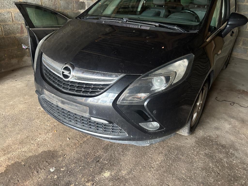 PARE CHOC AVANT OPEL ZAFIRA C TOURER, Pare-chocs, RUE BRIGADE PIRON 307, Enlèvement, Utilisé