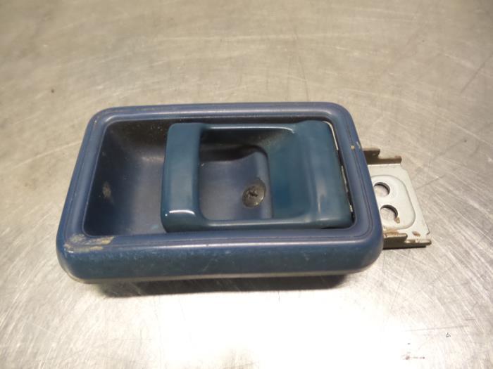 Poignée portière 2portes gauche d'un Nissan Patrol, Autos : Pièces & Accessoires, Carrosserie & Tôlerie, Nissan, Utilisé, Enlèvement ou Envoi