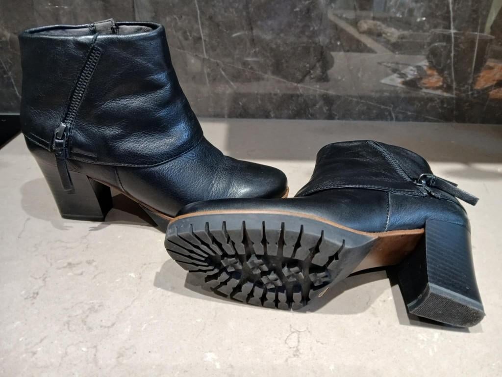 Tamaris zwarte enkellaarsjes, dames. mt 36, Vêtements | Femmes, Chaussures, Tamaris, Enlèvement ou Envoi, Comme neuf, Boots et Botinnes