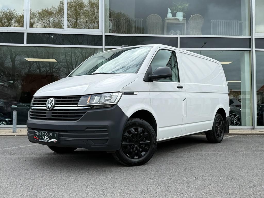 Volkswagen T6.1 Transporter AUTOMAAT / CARPLAY / TREKHAAK /, Auto's, Automaat, Stof, Gebruikt, 4 cilinders
