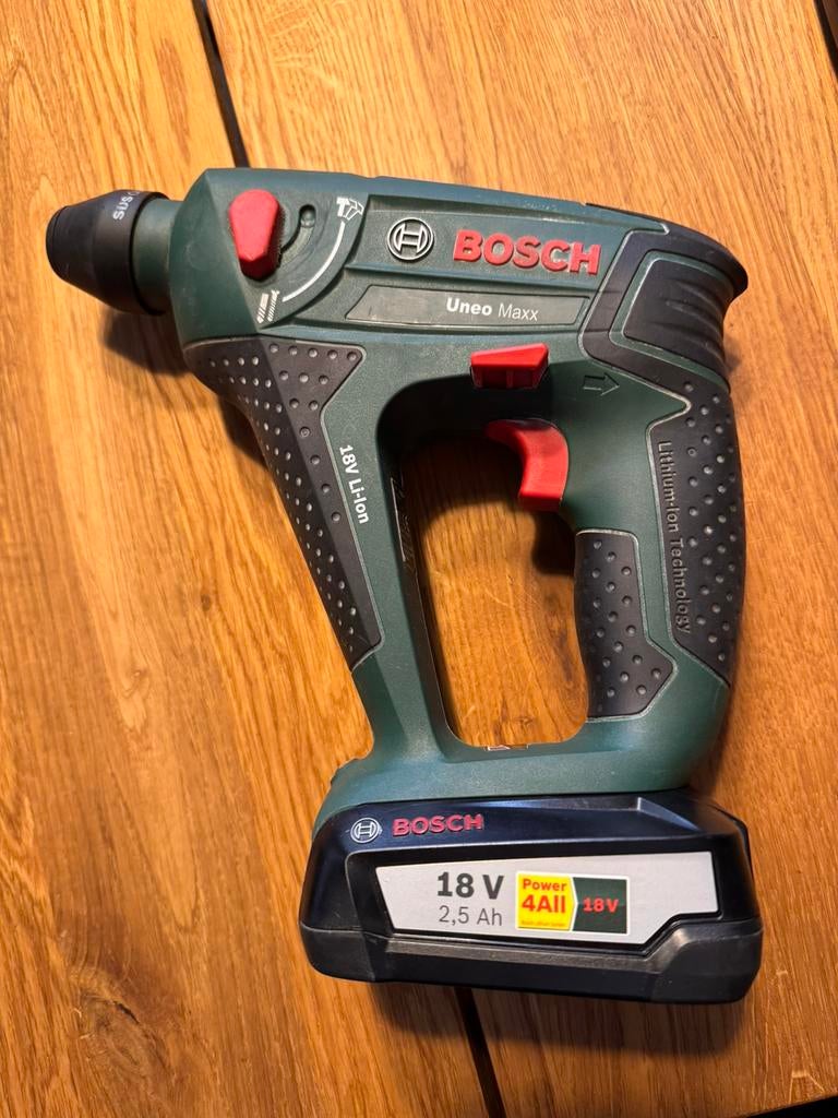 Bosch UNEO MAX - Perforateur - visseuse sans fil, Enlèvement, Comme neuf