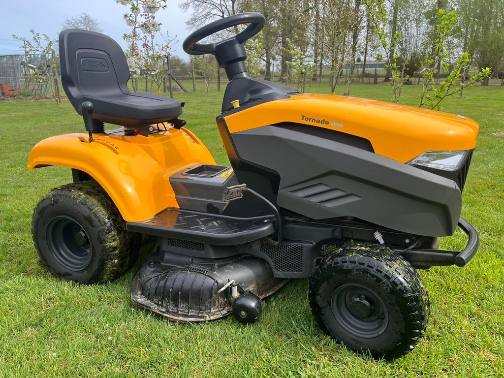 Stiga TORNADO 2098, Tuin en Terras, Zitmaaiers, Gebruikt, 90 tot 120 cm, Elektrische starter, Mulchfunctie, Versnellingen, Ophalen