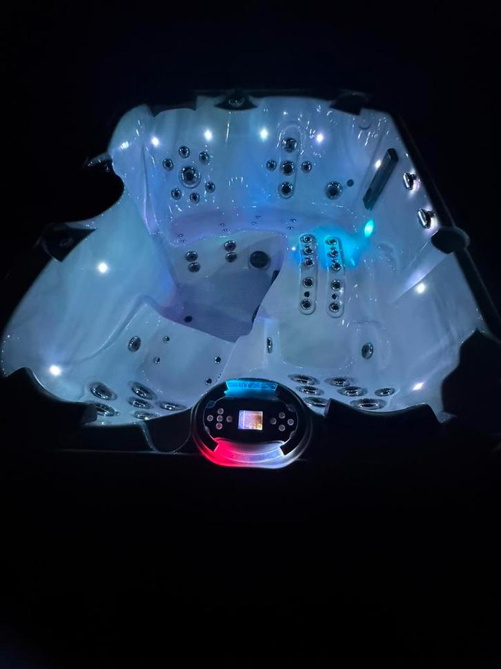 🌴Luxe Coast Jacuzzi 3 persoons 1 Ligplaats🌴, Jardin & Terrasse, Bains à remous et Spas, Comme neuf, Enlèvement ou Envoi