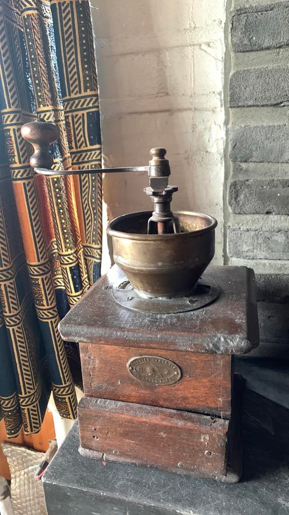 Antieke koffiemolen, Antiek en Kunst, Ophalen