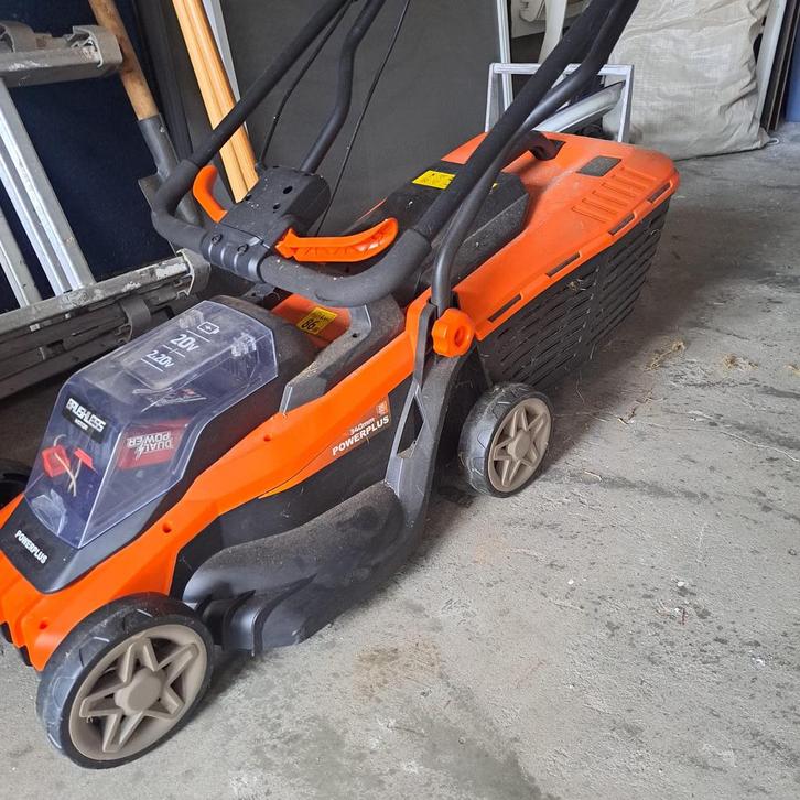 Accu grasmaaier POWERPLUS 20V – brushless – met batterij, Jardin & Terrasse, Tondeuses à gazon, Comme neuf, Enlèvement
