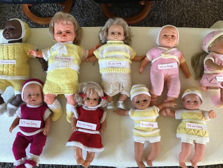 9 mooie poppen met zelf gebreide kledij, Verzamelen, Poppen, Zo goed als nieuw, Ophalen of Verzenden