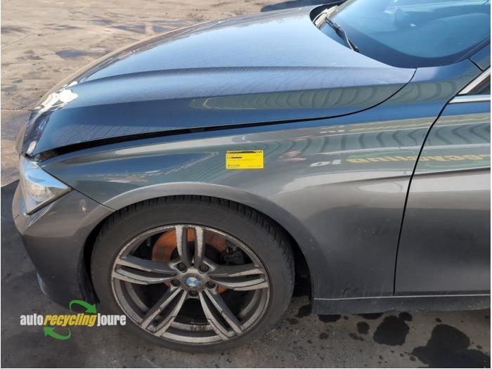 Scherm links-voor van een BMW 3-Serie (B39), Auto-onderdelen, Carrosserie, BMW, Gebruikt, 3 maanden garantie