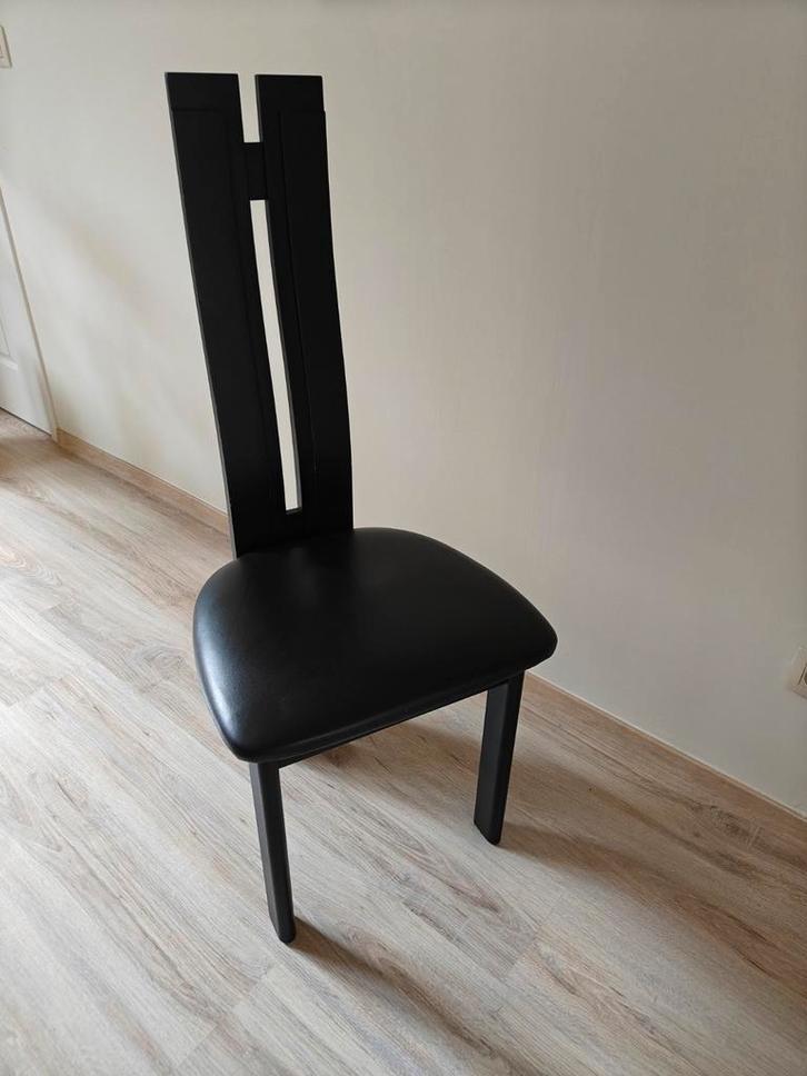 6 vintage zwarte stoelen, Huis en Inrichting, Stoelen, Gebruikt, Vijf, Zes of meer stoelen, Hout, Leer, Zwart, Ophalen