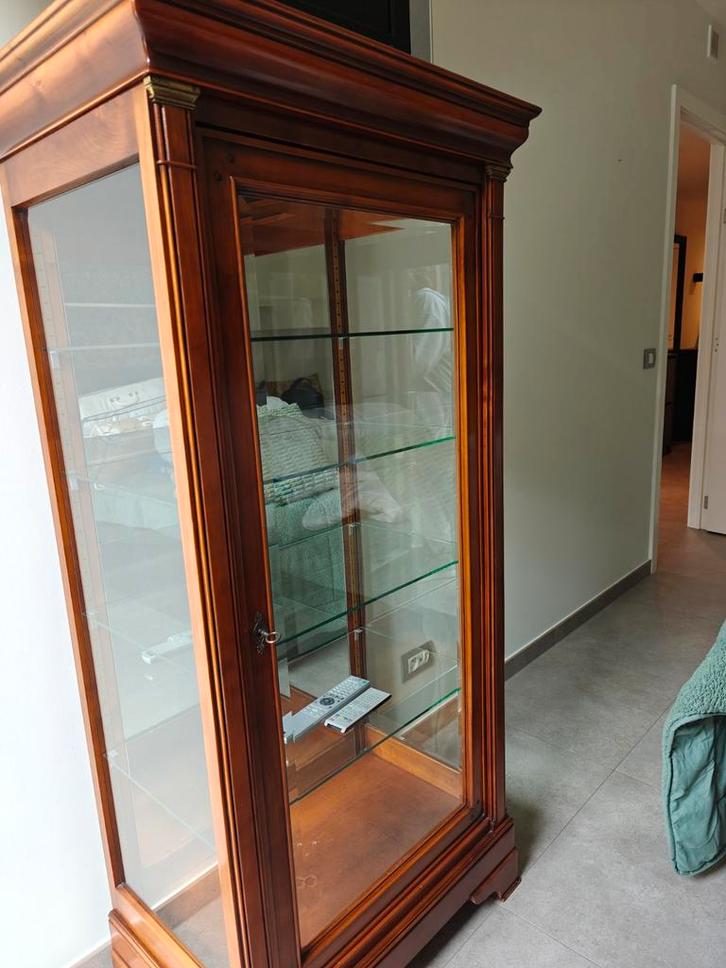 2 Vitrinekasten in vol kersenhout of kerselaar, Huis en Inrichting, Kasten | Vitrinekasten, Kersenhout, Ophalen