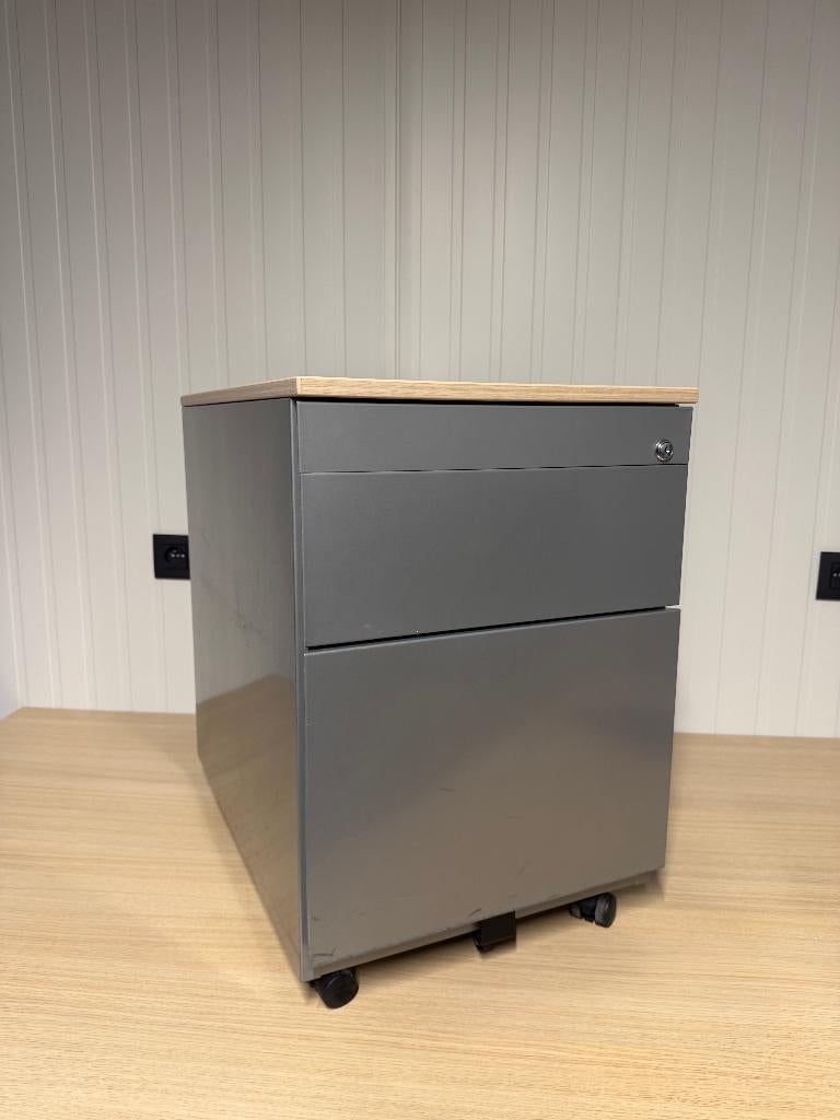 Verrijdbare metalen ladeblok / bureaukast met slot, Ophalen, Minder dan 50 cm, Zo goed als nieuw, 3 of 4 laden