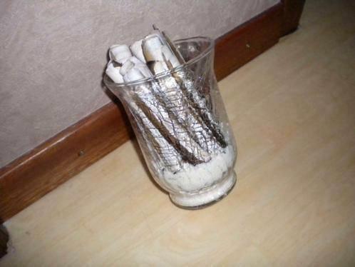 Vaasje met schelpen erin, Huis en Inrichting, Woonaccessoires | Vazen, Glas, Ophalen