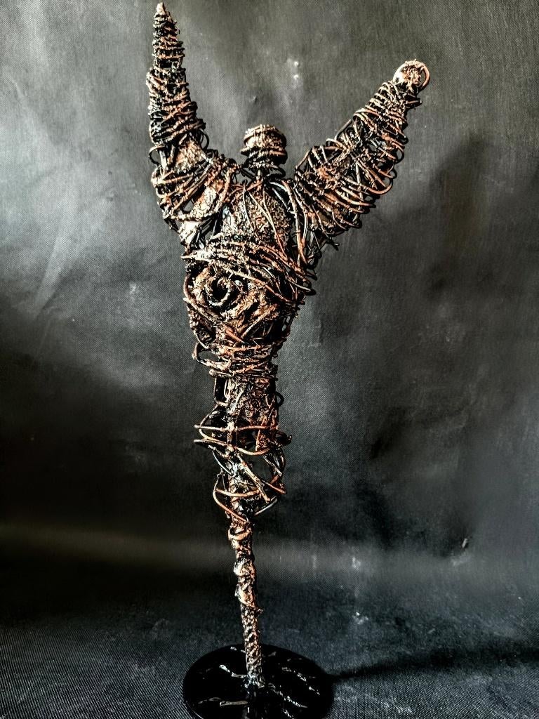 Grzegorz Paukowski Snijwerk , Ensnared, Ophalen