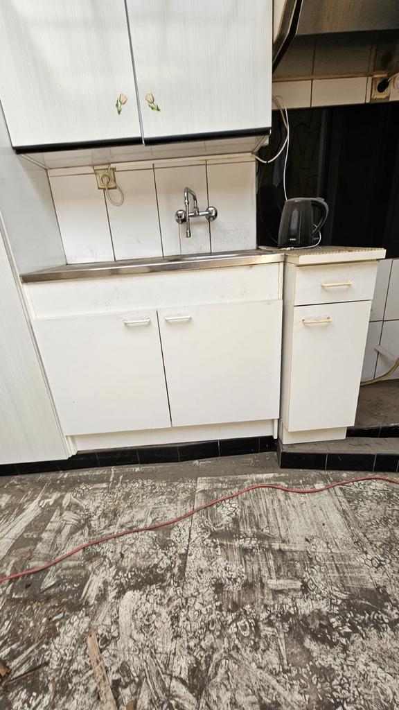 gratis keuken met keukenkasten, spoelbak en dampkap, Maison & Meubles, Cuisine | Cuisines complètes, Enlèvement, Utilisé, Cuisine à paroi simple