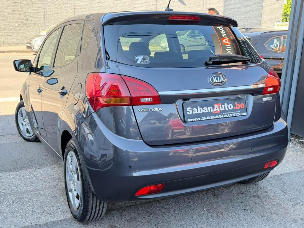 Kia Venga 1.4i essence EURO 6 B WORLD EDITION 2018, Auto's, Kia, Monovolume, Euro 6, Leder, Bedrijf