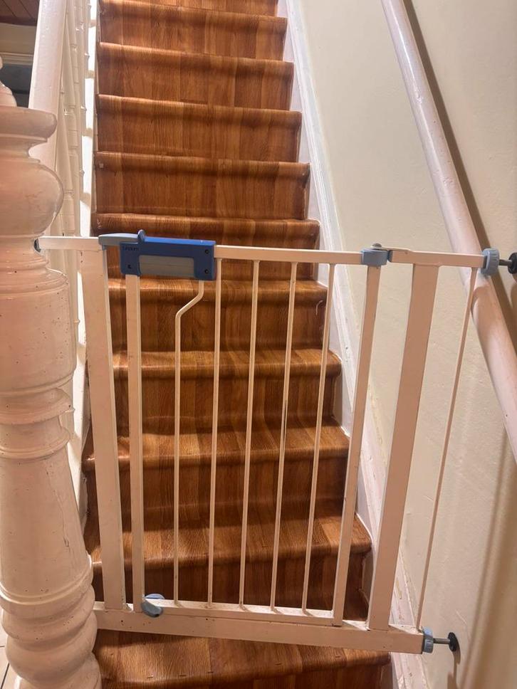 Traphekje, Kinderen en Baby's, Traphekjes, Zo goed als nieuw, Oprolhekje, Metaal of IJzer, 100 tot 115 cm, Ophalen