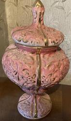 Antieke roze porseleinen pot, Envoi