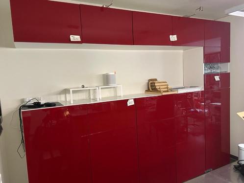 Rode bestå opbergkast, Huis en Inrichting, Kasten | Vitrinekasten, Zo goed als nieuw, Met deur(en), Met plank(en), Ophalen