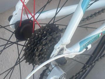 Dames Meisjes koers race fiets Bianchi  perfecte staat beschikbaar voor biedingen