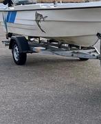 Boot met motor en trailer, Sports nautiques & Bateaux, Bateaux de pêche & à console, 3 à 6 mètres, Polyester, Enlèvement, Utilisé