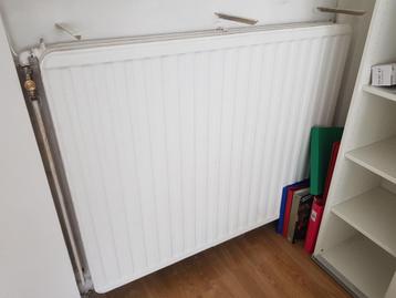 Witte radiatoren  126*100*10 beschikbaar voor biedingen