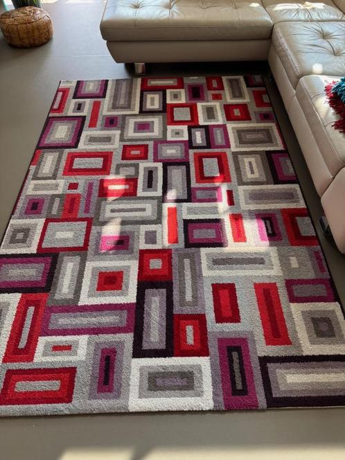 Tapijt, laagpolig, rood-wit-grijs, 170x230 cm in zeer goede, Huis en Inrichting, Stoffering | Tapijten en Vloerkleden, Gebruikt