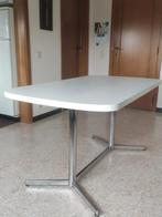 Keukentafel met stoelen, Ophalen