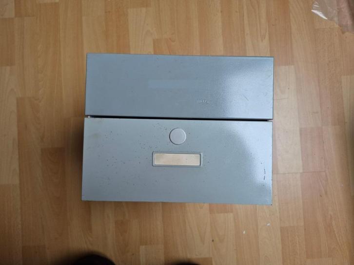 Grand Casier VALREX rectangulaire métallique, Bricolage & Construction, Casiers & Boîtes, Comme neuf, Casier, Enlèvement ou Envoi