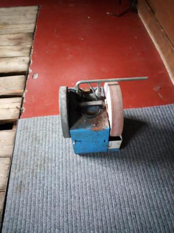 slijp en wetsteen voor messen en gereedschap beschikbaar voor biedingen